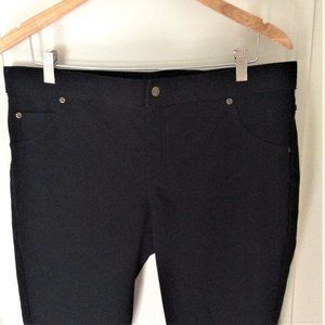 SALE !  HUE Ultrasoft Black 'Denim' Leggings - NEW (never worn)